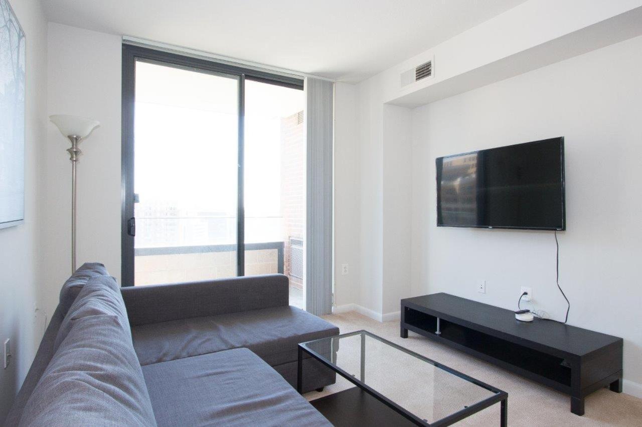 Pentagon Luxe Apartments Арлингтон Экстерьер фото